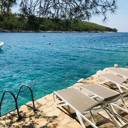 Jagodna * Hvar Town